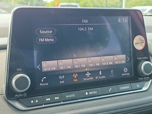Used 2025 Nissan Rogue SV AWD/4WD image 28