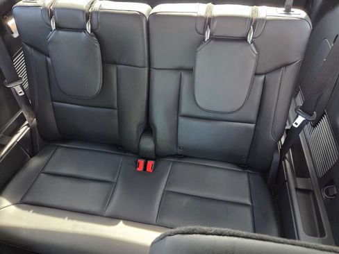 Used 2021 Ford Explorer XLT w/ Equipment Group 202A RWD image 6