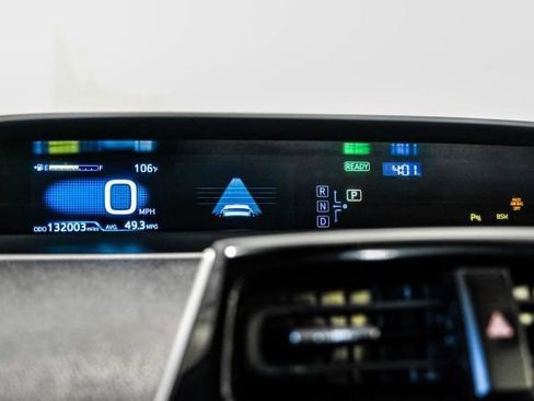 Used 2020 Toyota Prius LE FWD image 21