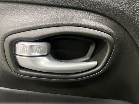 Used 2023 Jeep Renegade Trailhawk image 11