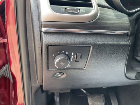 Used 2022 Jeep Grand Cherokee Limited AWD/4WD image 17