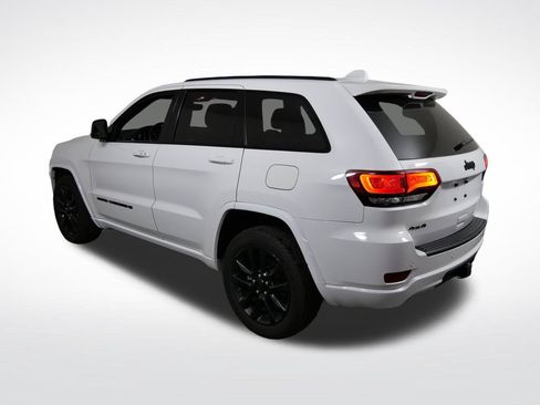 Used 2022 Jeep Grand Cherokee Laredo X AWD/4WD image 7