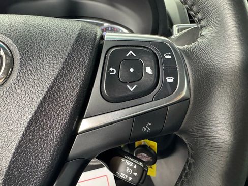 Used 2017 Toyota Camry SE image 16