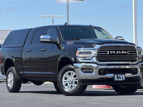 Used 2022 RAM 2500 Laramie AWD/4WD image 2