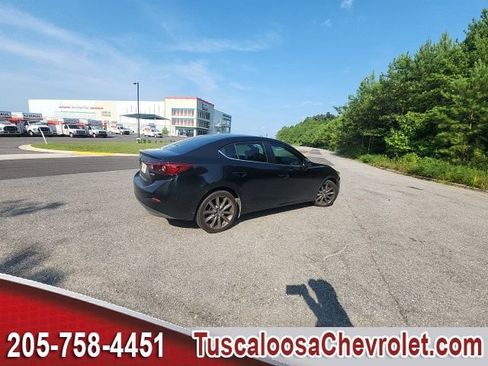 Used 2018 MAZDA MAZDA3 Touring FWD image 13