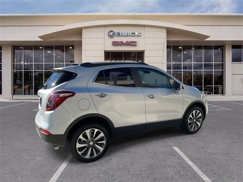 Used 2022 Buick Encore Preferred w/ Safety Package image 15