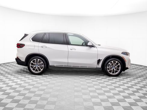 Used 2025 BMW X5 xDrive50e image 6