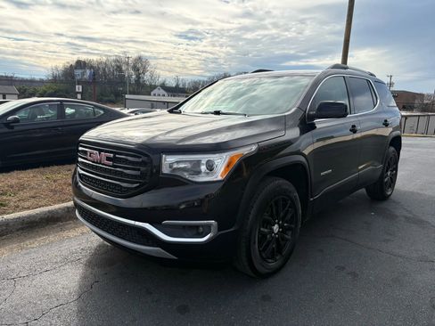Used 2019 GMC Acadia SLT w/ LPO, Black Accent Package FWD image 3