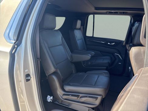 Used 2023 GMC Yukon XL Denali image 41