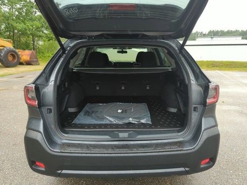 Used 2025 Subaru Outback Premium image 29