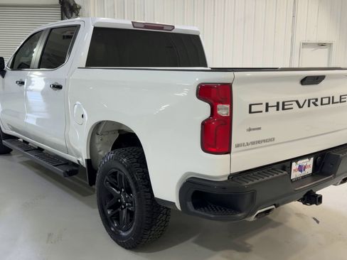Used 2020 Chevrolet Silverado 1500 LT Trail Boss image 8