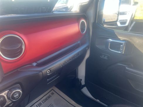 Used 2022 Jeep Wrangler Unlimited Rubicon AWD/4WD image 23