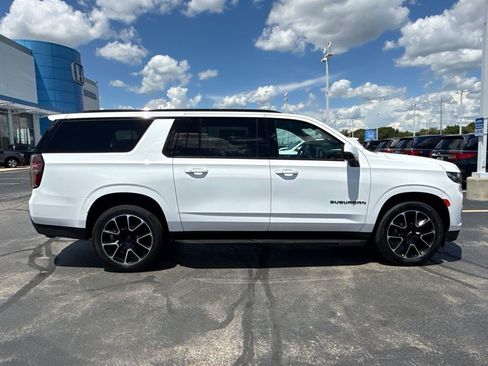 Used 2022 Chevrolet Suburban RST w/ Luxury Package AWD/4WD image 12