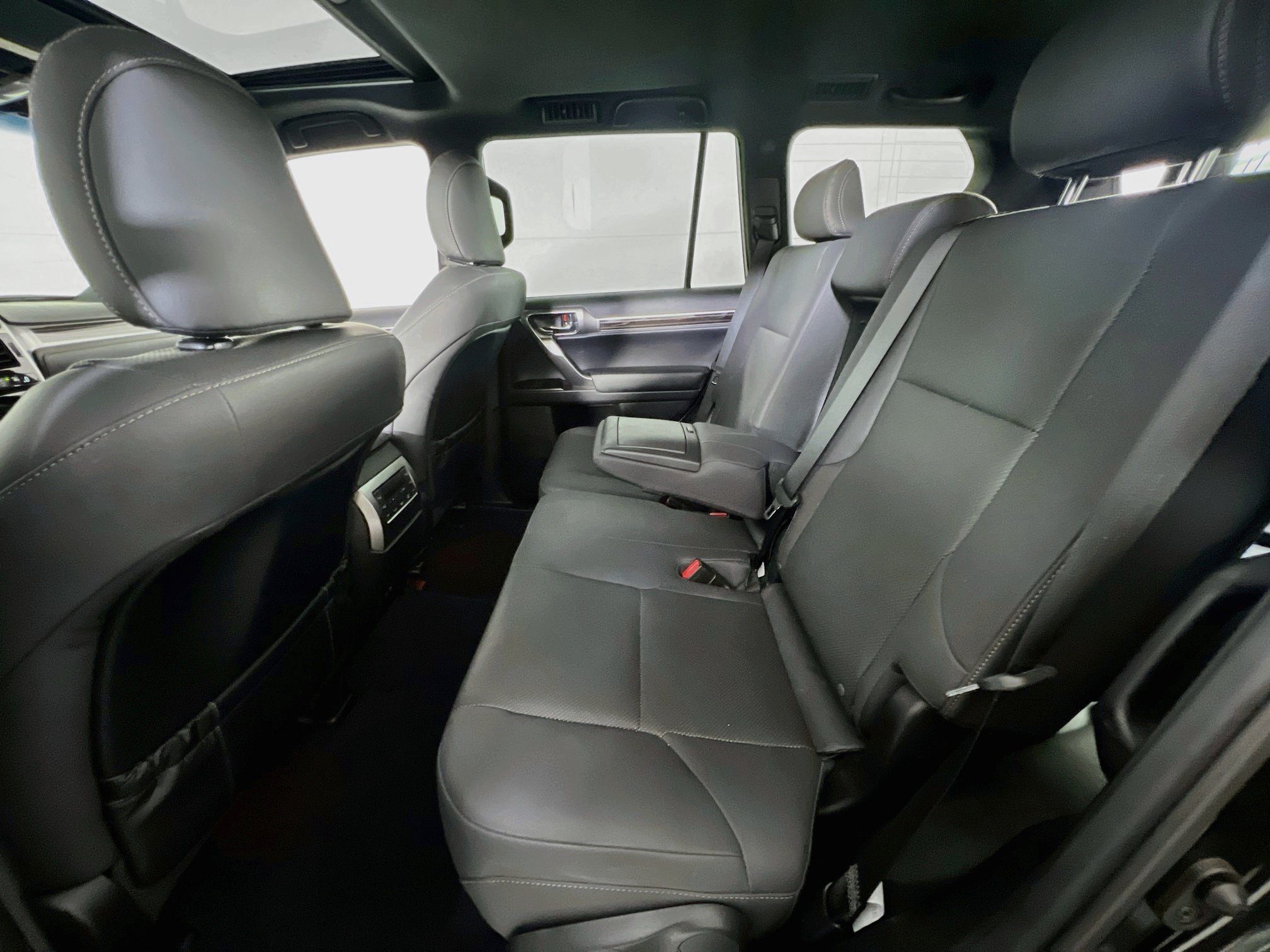 Used 2023 Lexus GX 460 Premium w/ Premium Package AWD/4WD image 25