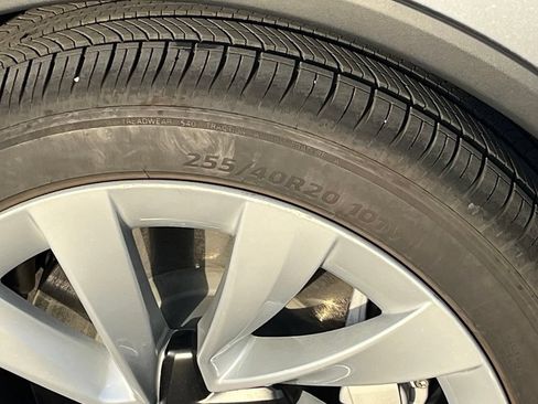 Used 2026 Tesla Model Y Long Range RWD image 5
