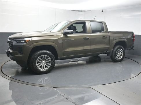 Used 2024 Chevrolet Colorado LT w/ LT Convenience Package III image 4