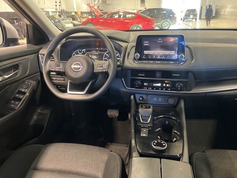 Certified 2024 Nissan Rogue SV image 19