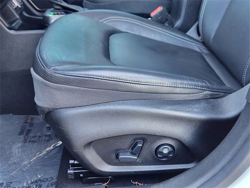 Used 2018 Jeep Renegade Limited w/ Advanced Technology Group image 19