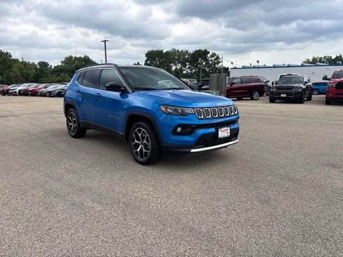 Used 2025 Jeep Compass Limited AWD/4WD image 7