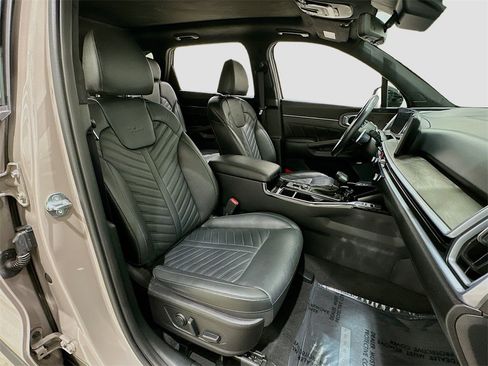 Used 2024 Kia Sorento SX Prestige image 31