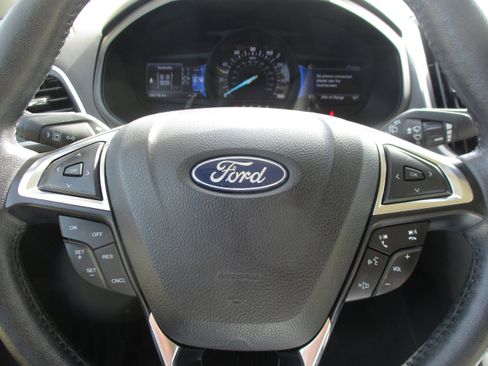 Used 2022 Ford Edge SEL w/ Convenience Package image 12