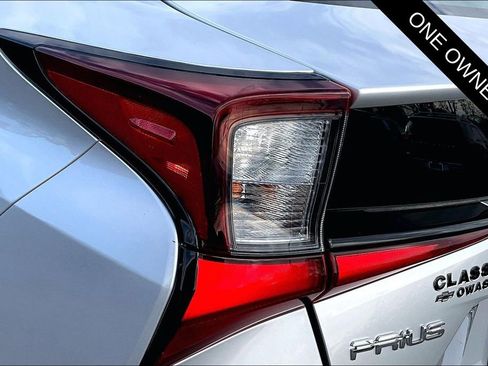 Used 2019 Toyota Prius LE image 21