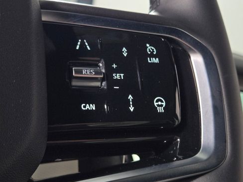 Used 2025 Land Rover Discovery Sport Dynamic SE AWD/4WD image 25