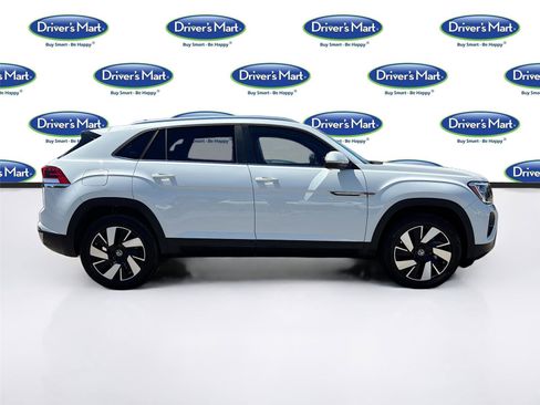 Used 2025 Volkswagen Atlas Cross Sport SE FWD image 8