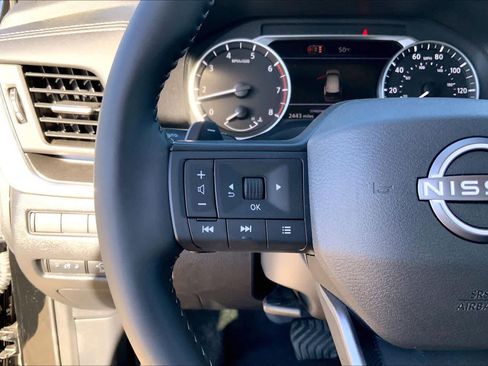 Used 2026 Nissan Rogue SV image 21