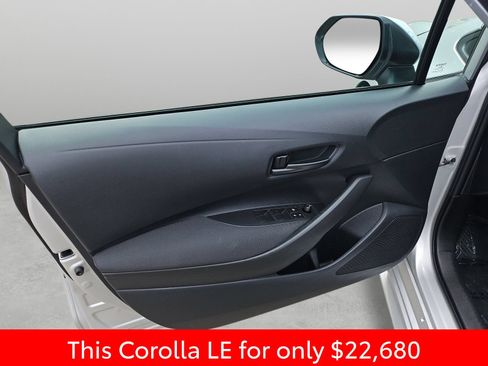 Used 2025 Toyota Corolla LE FWD image 34