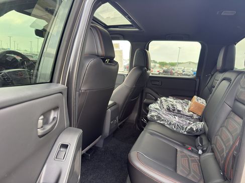 New 2026 Nissan Frontier PRO-4X w/ Pro Premium Package AWD/4WD image 31
