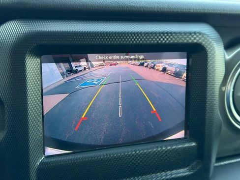 Used 2019 Jeep Wrangler Unlimited Sahara AWD/4WD image 21