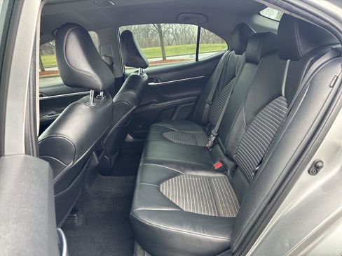 Used 2020 Toyota Camry SE image 13