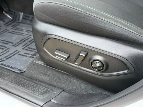 New 2025 Jeep Grand Cherokee Laredo w/ Luxury Tech Group I AWD/4WD image 16