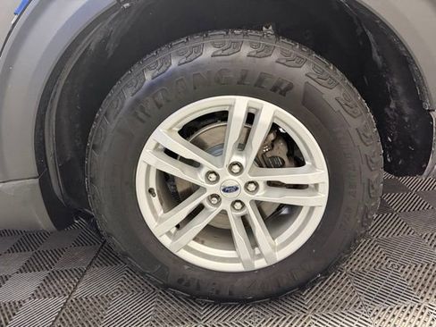 Used 2022 Ford Explorer XLT image 39