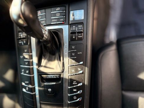 Used 2017 Porsche Macan S image 39