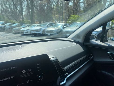 Used 2025 Kia Sportage LX image 30