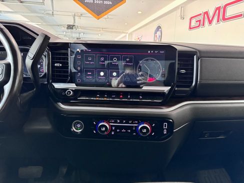 Certified 2022 GMC Sierra 1500 SLT w/ X31 Off-Road Package AWD/4WD image 19