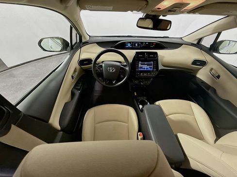 Certified 2022 Toyota Prius XLE FWD image 22