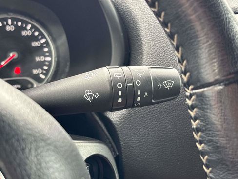 Used 2021 Jeep Renegade Latitude AWD/4WD image 23