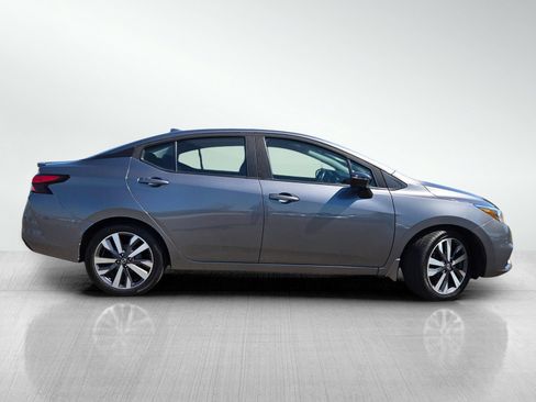 Used 2020 Nissan Versa SR FWD image 3