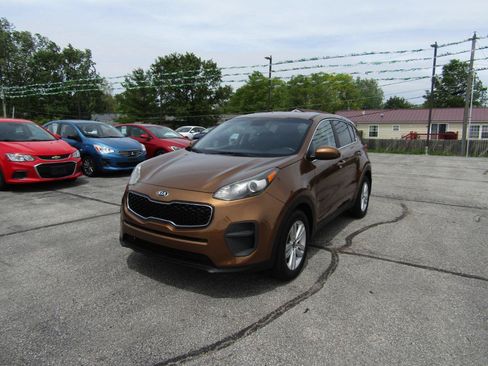 Used 2019 Kia Sportage LX FWD image 3