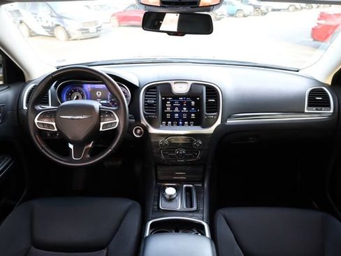 Used 2022 Chrysler 300 Touring w/ Sport Appearance Package image 13