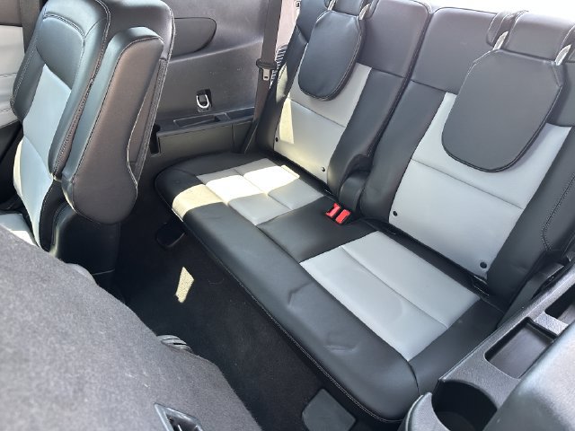 Used 2023 Ford Explorer XLT w/ Equipment Group 202A AWD/4WD image 13