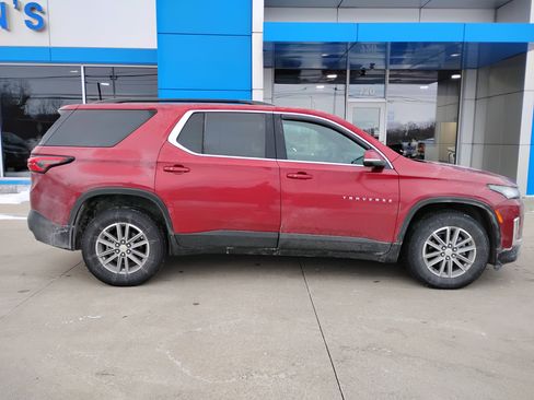 Used 2023 Chevrolet Traverse LT image 9