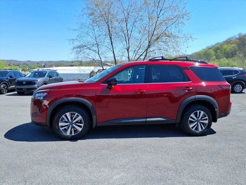 New 2026 Nissan Pathfinder SL w/ Cargo Package AWD/4WD image 2