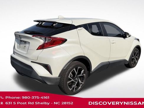 Used 2019 Toyota C-HR XLE image 3