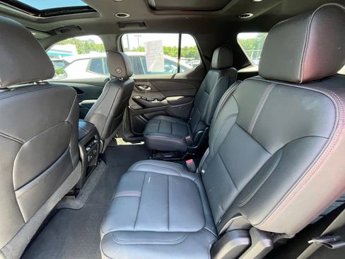 Used 2023 Chevrolet Traverse RS AWD/4WD image 11