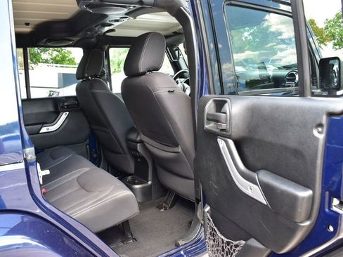 Used 2013 Jeep Wrangler Unlimited Rubicon w/ Connectivity Group AWD/4WD image 37