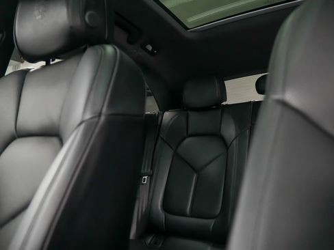 Certified 2025 Porsche Macan S image 36